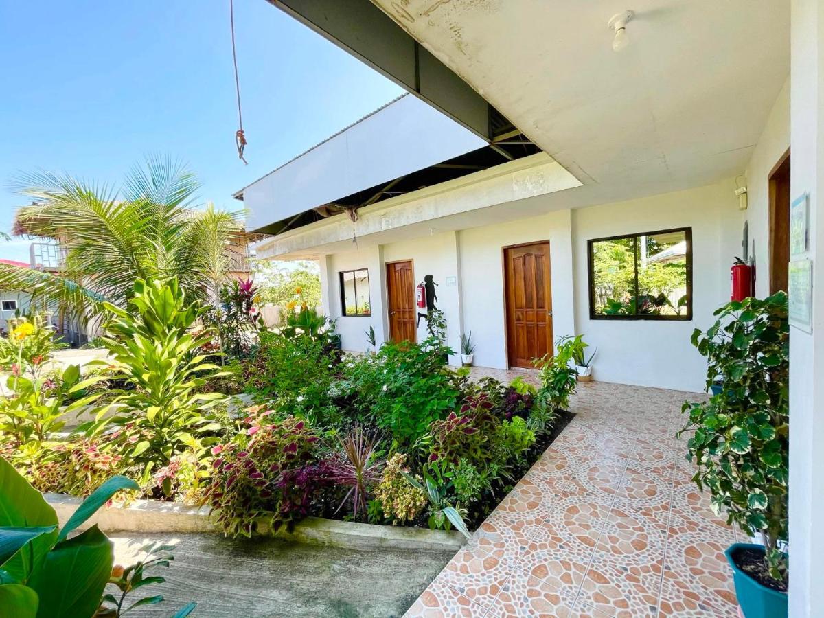 Ananas Guesthouse Moalboal Luaran gambar